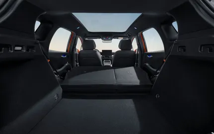 Car image 24
