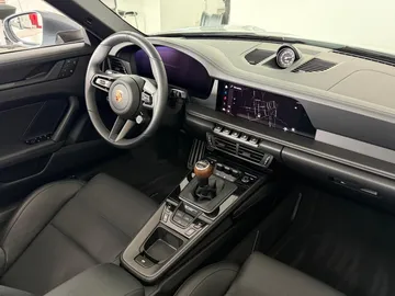Car image 30