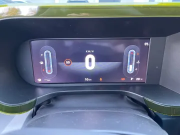 Car image 32