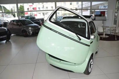 Car image 20