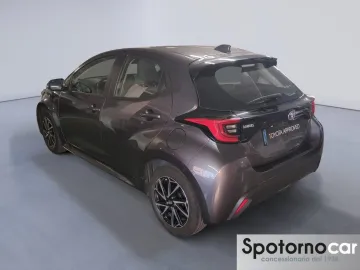 Car image 5