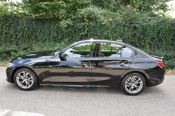 BMW 320i 135 kW image number 5