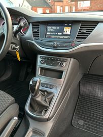 Car image 24