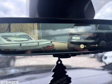 Car image 40