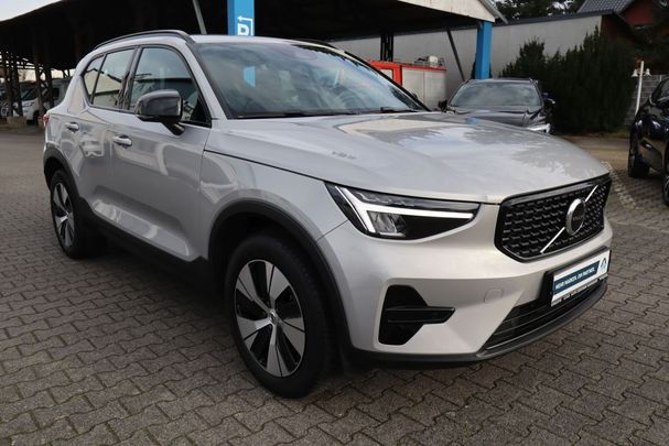 Volvo XC40 Recharge T4 Plus Dark DKG 155 kW image number 2