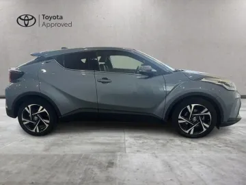 Car image 4