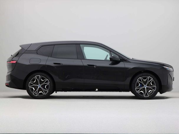 BMW iX xDrive40 241 kW image number 7