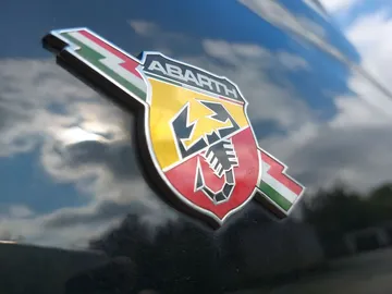 Car image 30