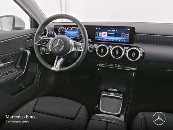 Mercedes-Benz A 180 100 kW image number 9