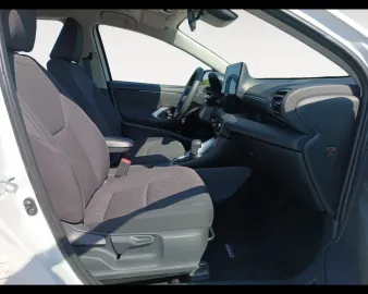 Car image 15