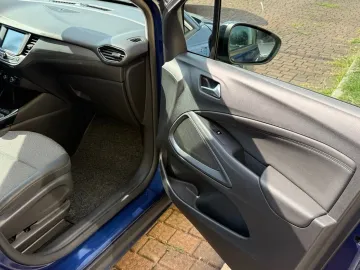 Car image 29