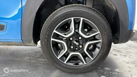 Car image 20