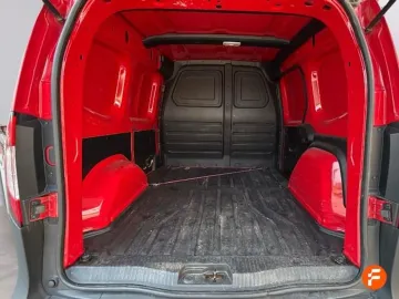 Car image 37