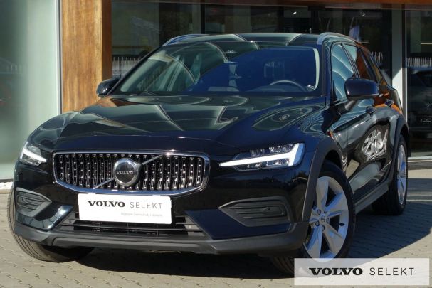 Volvo V60 Cross Country AWD 145 kW image number 1