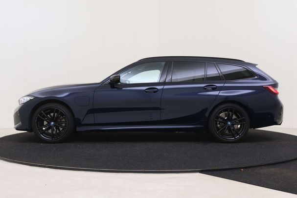 BMW 330e Touring xDrive 215 kW image number 14