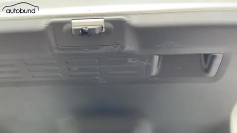 Car image 32