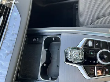 Car image 29