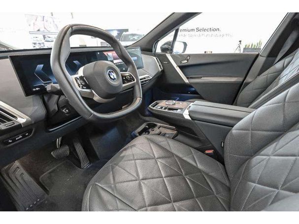 BMW iX xDrive40 240 kW image number 4