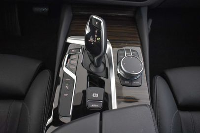 Car image 28