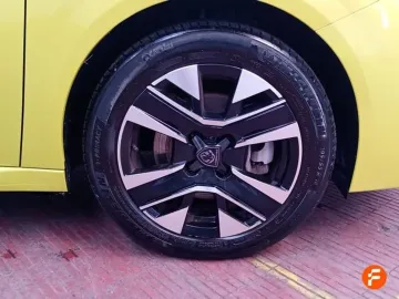 Car image 22