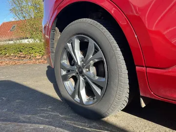 Car image 30