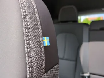 Car image 26