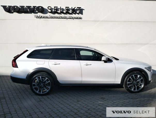 Volvo V90 Cross Country AWD 145 kW image number 2