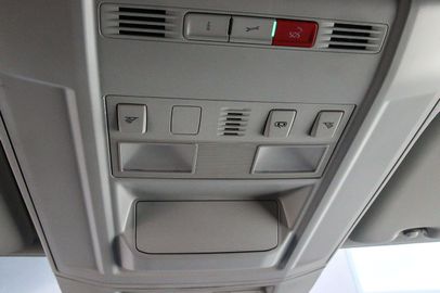 Car image 37