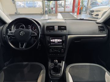 Car image 14