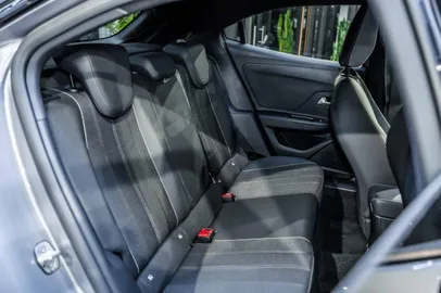 Car image 31