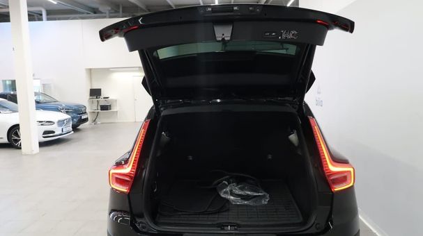 Volvo XC40 R Recharge T4 Design 157 kW image number 4