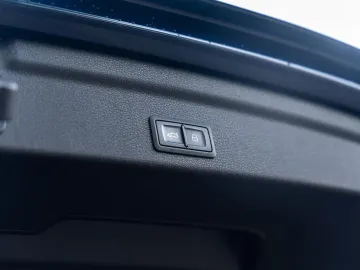 Car image 45