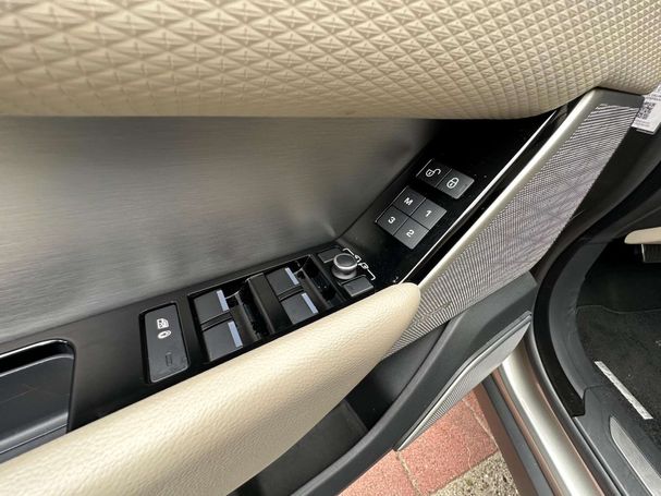 Land Rover Range Rover Velar 132 kW image number 19