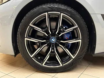 Car image 29