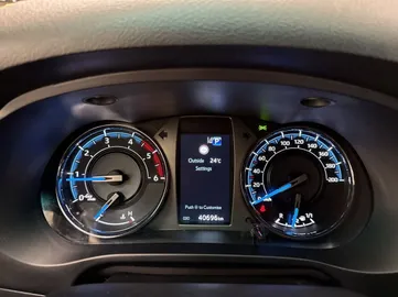 Car image 13