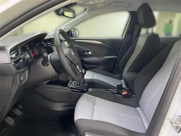 Car image 19