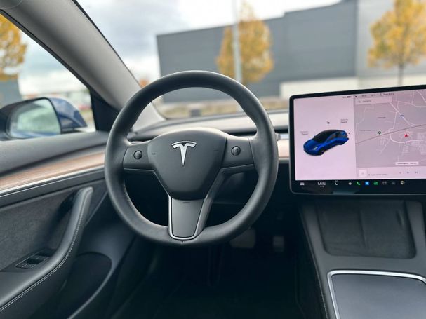 Tesla Model 3 208 kW image number 18