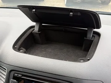 Car image 35