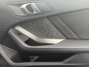 Car image 49