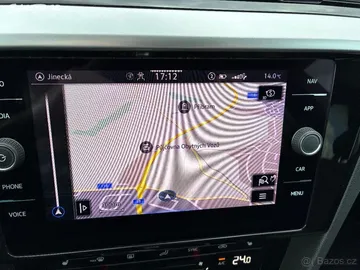 Car image 19
