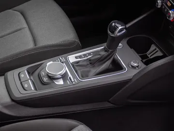 Car image 28