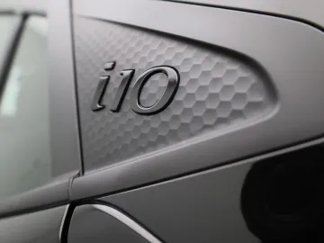 Car image 40