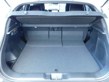 Car image 32
