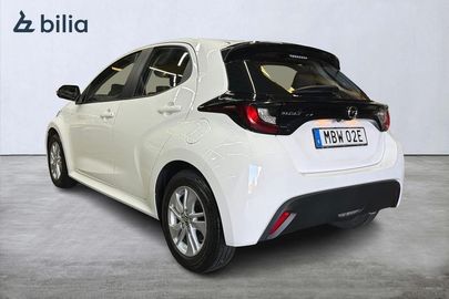 Car image 3