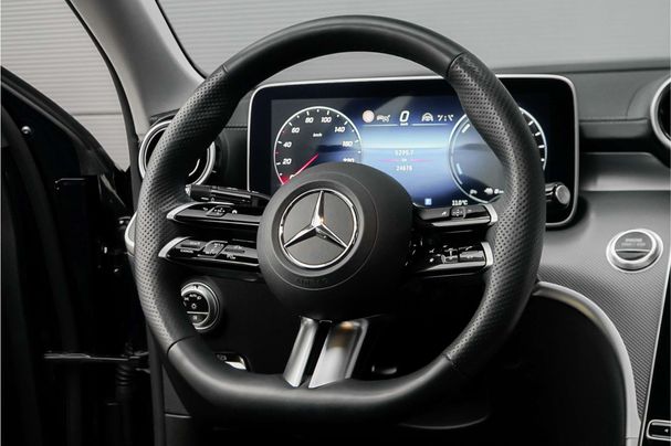 Mercedes-Benz C 300 e AMG Line 230 kW image number 22