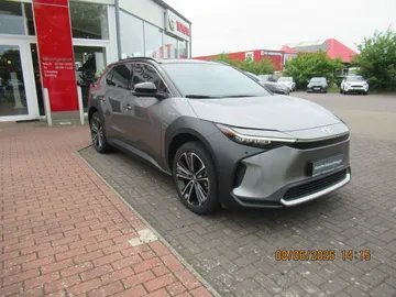 Car image 2