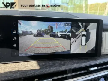 Car image 30
