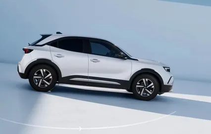 Car image 3