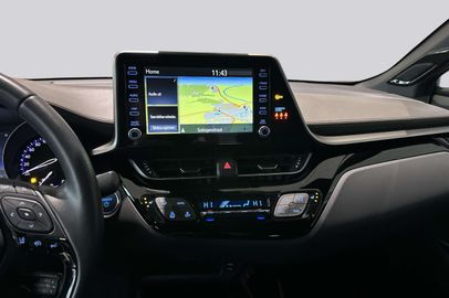 Car image 10