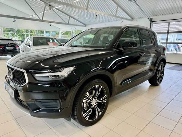 Volvo XC40 D4 AWD Momentum 140 kW image number 1